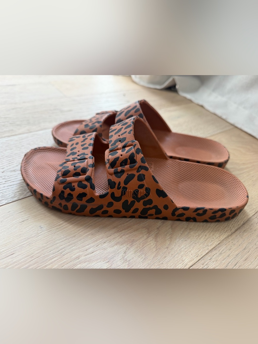 Freedom Moses Two Band Slide Sandals Women Size 39/40